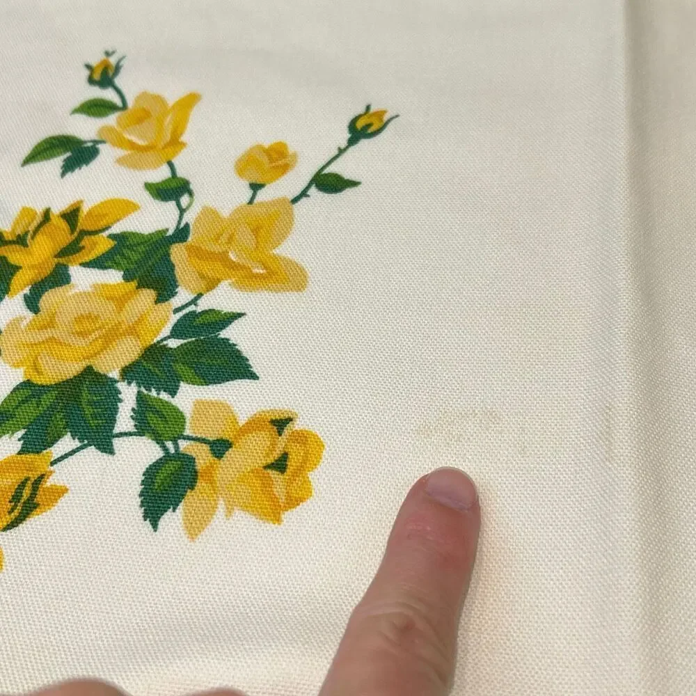 Vtg Tablecloth & Napkin Set Floral Print Yellow Rose Green Leaves Fringe 35